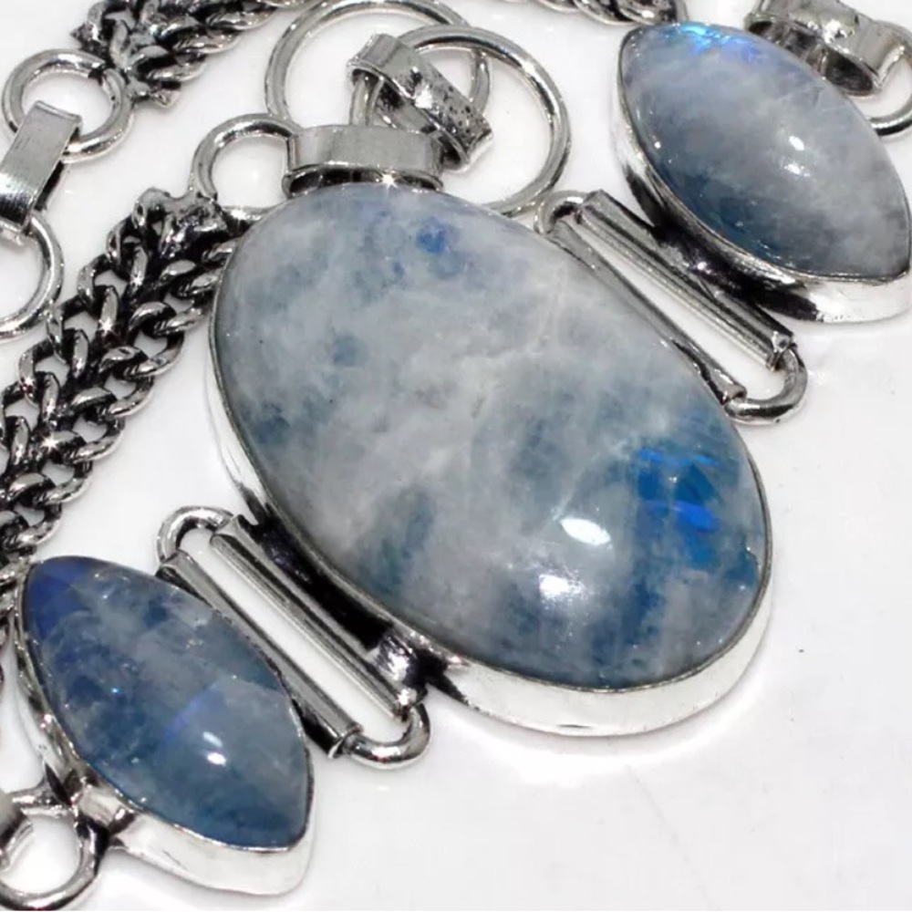 Gorgeous rainbow moonstone bracelet - Picture 2 of 2